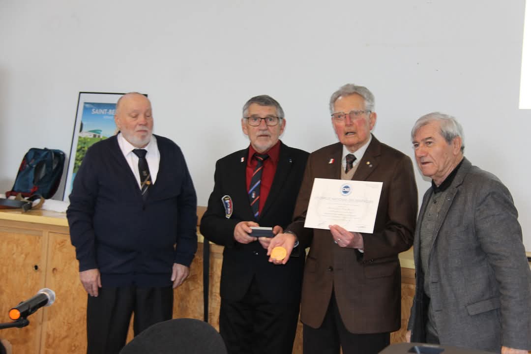 Remise du Mérite Bénévole à Jean-Pierre Manceau Remise du Mérite Bénévole à Jean-Pierre Manceau
